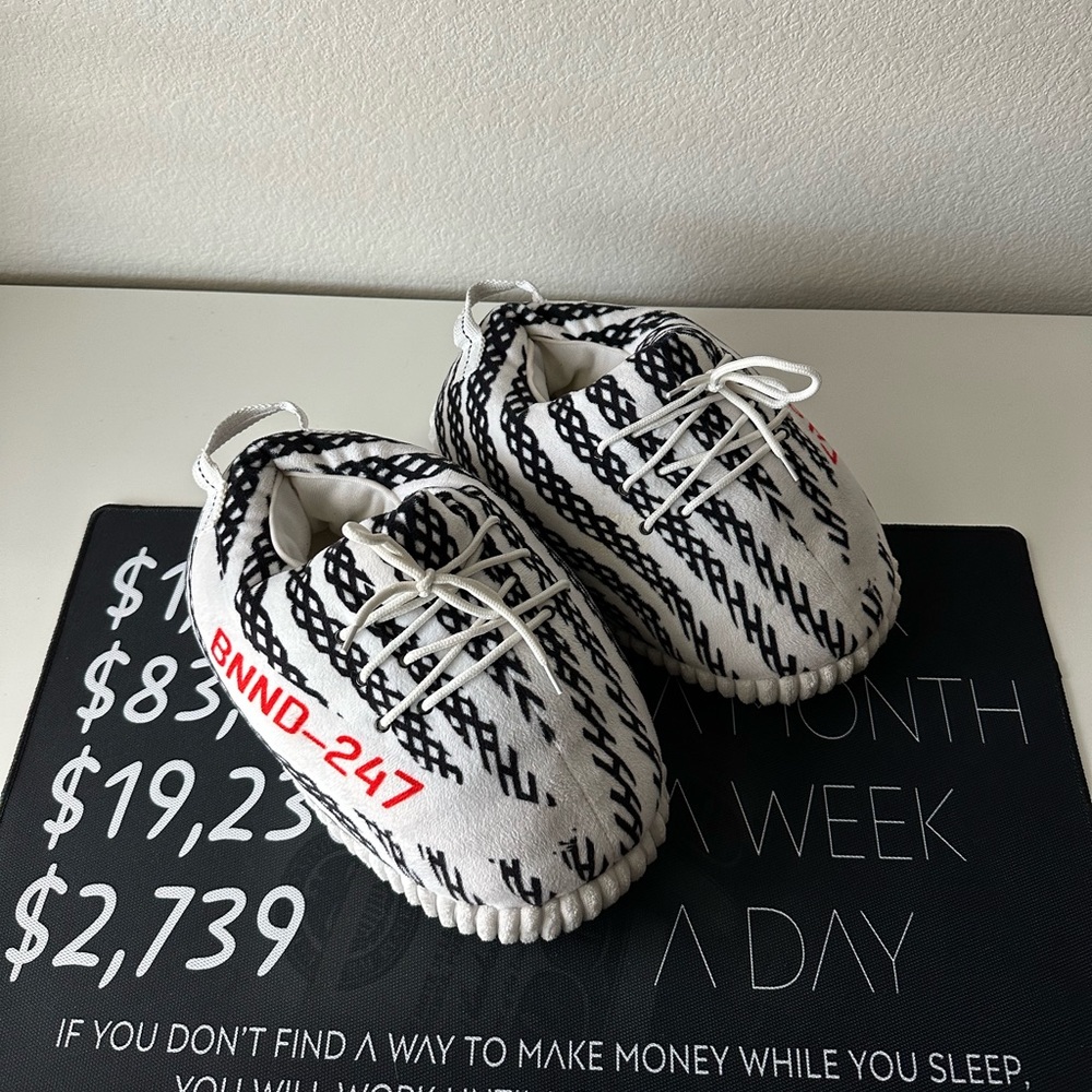 Yeezy 350 v2 Pajama Slippers
